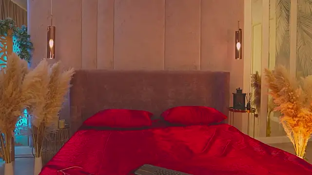 Smiley Mia online show from April 2, 2026, 5:05 am