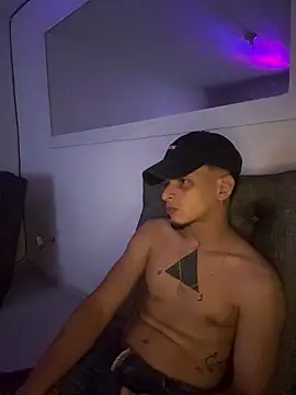 ArturoDelgado1 online show from March 28, 2026, 4:23 am