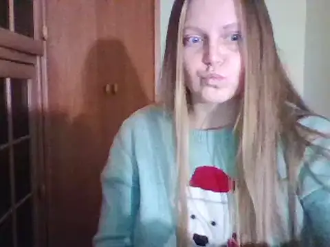 Snapshot of Evasapples chatting on December 3, 2024, 1:21 pm Evasapples online show from December 3, 2024, 1:21 pm