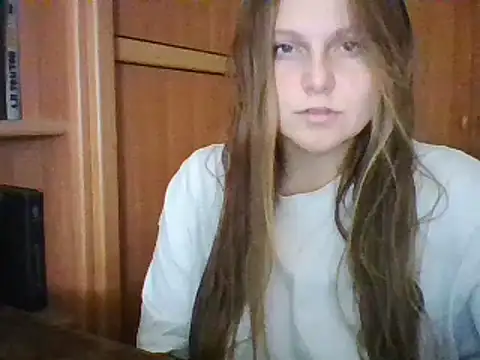 Snapshot of Evasapples chatting on December 6, 2024, 3:00 pm Evasapples online show from December 6, 2024, 3:00 pm
