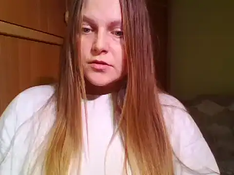 Snapshot of Evasapples chatting on December 22, 2024, 1:55 pm Evasapples online show from December 22, 2024, 1:55 pm