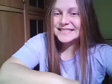 Snapshot of Evasapples chatting on December 23, 2024, 2:50 pm Evasapples online show from December 23, 2024, 2:50 pm
