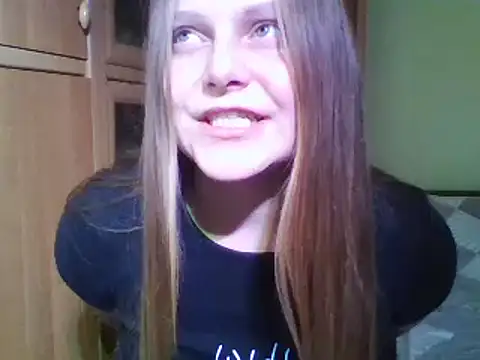 Snapshot of Evasapples chatting on December 27, 2024, 4:54 pm Evasapples online show from December 27, 2024, 4:54 pm