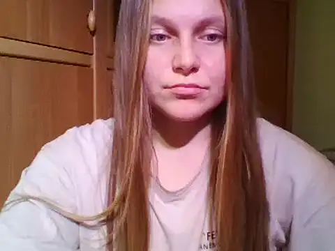 Snapshot of Evasapples chatting on January 3, 2025, 6:03 pm Evasapples online show from January 3, 2025, 6:03 pm