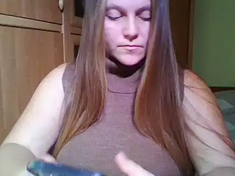 Snapshot of Evasapples chatting on January 4, 2025, 6:40 pm Evasapples online show from January 4, 2025, 6:40 pm