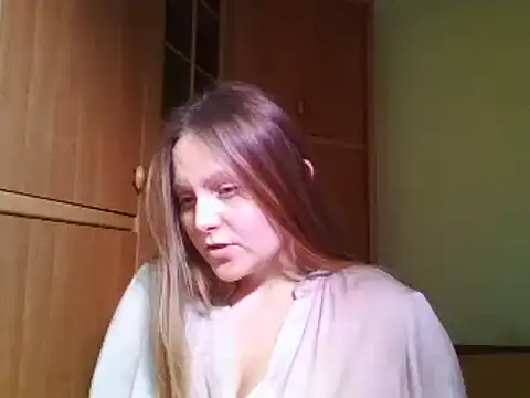 Snapshot of Evasapples chatting on January 5, 2025, 6:13 pm Evasapples online show from January 5, 2025, 6:13 pm