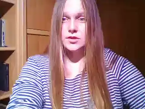 Snapshot of Evasapples chatting on January 9, 2025, 10:09 pm Evasapples online show from January 9, 2025, 10:09 pm