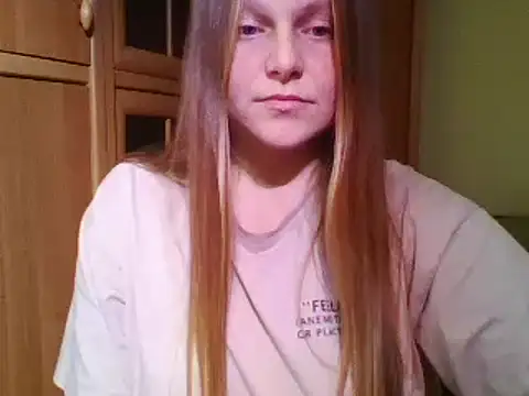 Snapshot of Evasapples chatting on January 25, 2025, 10:39 pm Evasapples online show from January 25, 2025, 10:39 pm