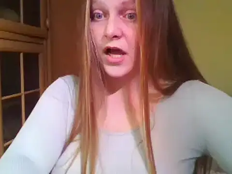 Snapshot of Evasapples chatting on January 31, 2025, 6:57 pm Evasapples online show from January 31, 2025, 6:57 pm