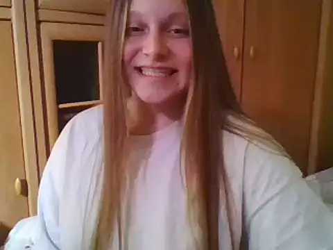 Snapshot of Evasapples chatting on January 31, 2025, 10:10 pm Evasapples online show from January 31, 2025, 10:10 pm