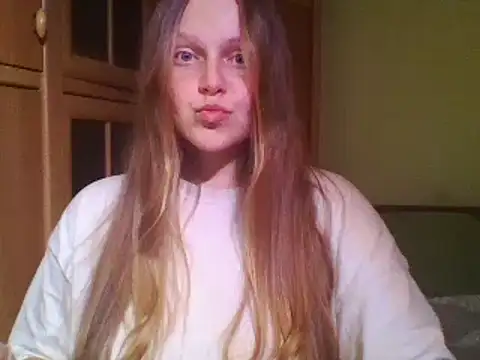 Snapshot of Evasapples chatting on February 5, 2025, 2:59 pm Evasapples online show from February 5, 2025, 2:59 pm