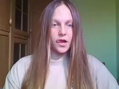 Snapshot of Evasapples chatting on February 11, 2025, 7:54 am Evasapples online show from February 11, 2025, 7:54 am