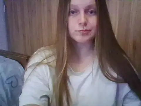 Snapshot of Evasapples chatting on February 20, 2025, 9:09 pm Evasapples online show from February 20, 2025, 9:09 pm
