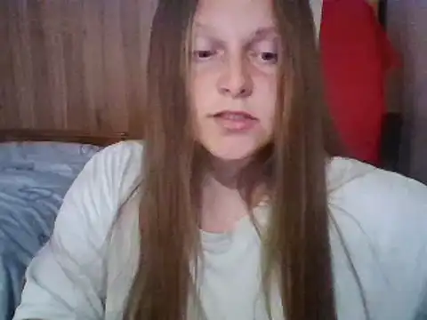 Snapshot of Evasapples chatting on March 13, 2025, 10:32 pm Evasapples online show from March 13, 2025, 10:32 pm