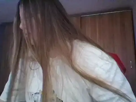 Snapshot of Evasapples chatting on March 20, 2025, 6:42 pm Evasapples online show from March 20, 2025, 6:42 pm