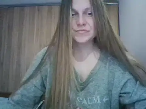 Snapshot of Evasapples chatting on March 20, 2025, 9:46 pm Evasapples online show from March 20, 2025, 9:46 pm