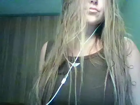 Snapshot of Evasapples chatting on September 13, 2025, 6:51 pm Evasapples online show from September 13, 2025, 6:51 pm