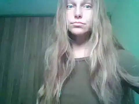 Snapshot of Evasapples chatting on September 18, 2025, 7:38 pm Evasapples online show from September 18, 2025, 7:38 pm