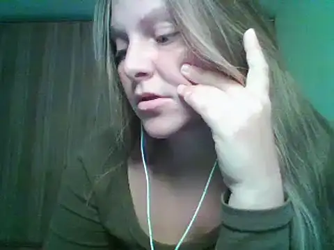 Snapshot of Evasapples chatting on September 20, 2025, 3:35 pm Evasapples online show from September 20, 2025, 3:35 pm