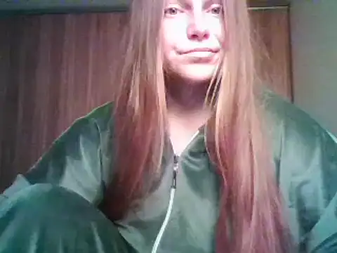 Snapshot of Evasapples chatting on October 12, 2025, 12:04 pm Evasapples online show from October 12, 2025, 12:04 pm