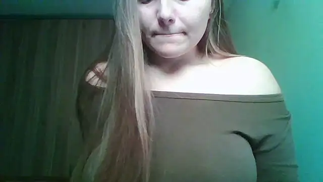 Evasapples online show from March 22, 2026, 9:29 pm