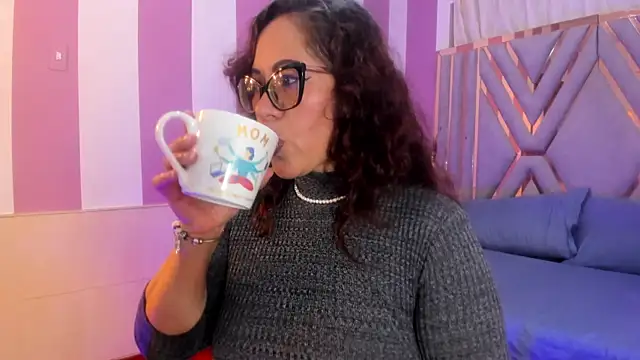 maria paulac online show from March 20, 2025, 5:02 am