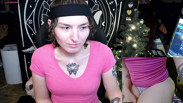 BrandiWRLD 999 online show from January 2, 2025, 7:18 pm