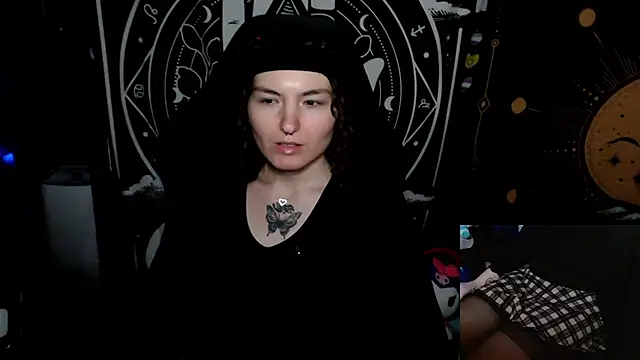 BrandiWRLD 999 online show from October 2, 2025, 8:05 pm