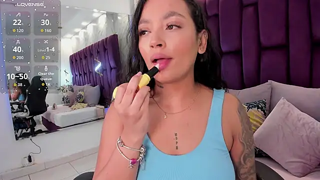 emma carterr1 online show from November 22, 2025, 1:43 pm