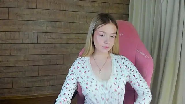 MilanaBalmain online show from March 23, 2026, 4:27 am