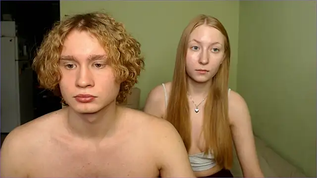 AliceStoneJhonyStone online show from November 19, 2025, 9:09 am