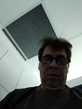 Snapshot of Lisak951 chatting on March 18, 2026, 12:30 pm Lisak951 online show from March 18, 2026, 12:30 pm