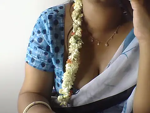 Sexy-Shalinii online show from May 22, 2026, 5:18 pm