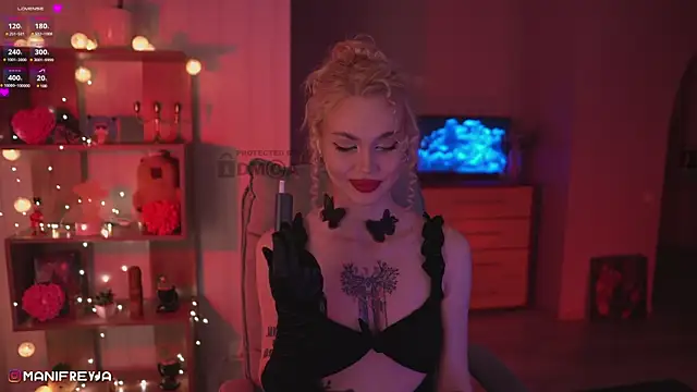 ManiFreyja online show from March 22, 2025, 7:20 pm