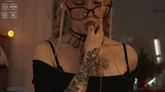 ManiFreyja online show from February 9, 2026, 6:45 pm