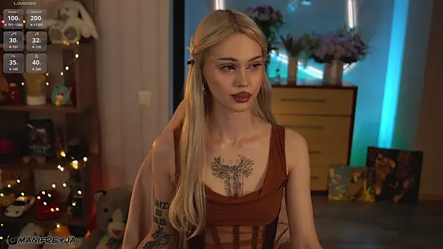 ManiFreyja online show from April 17, 2026, 9:51 pm