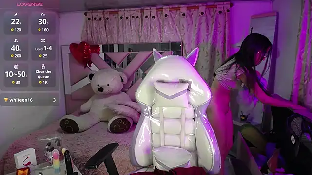 Mia Fischer online show from February 25, 2025, 2:58 am