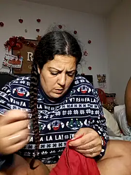 kittymorenita26 online show from December 15, 2024, 10:04 pm