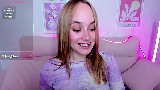 LianaBright online show from May 21, 2026, 1:45 am