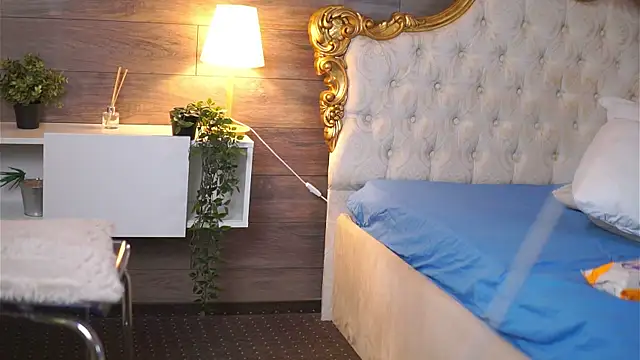 DeniseDevilles online show from March 5, 2025, 9:49 am