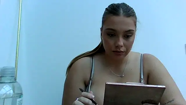 Krystal Tx online show from October 16, 2025, 4:52 pm