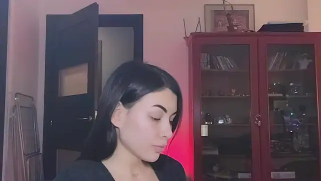 valorant girl online show from February 25, 2025, 9:02 pm