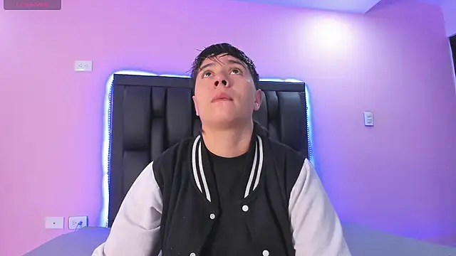 AbbySmiitth  online show from February 22, 2025, 12:19 pm