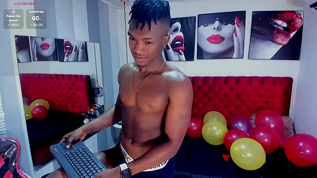 Snapshot of KENDER21_ chatting on January 7, 2025, 3:44 pm KENDER21  online show from January 7, 2025, 3:44 pm