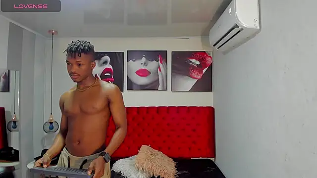 Snapshot of KENDER21_ chatting on February 7, 2025, 12:17 pm KENDER21  online show from February 7, 2025, 12:17 pm