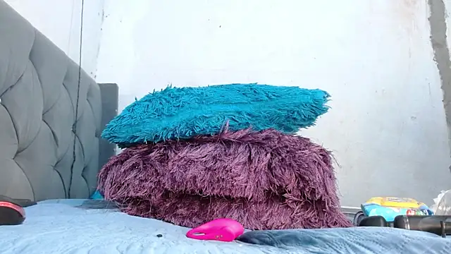 imtiffany w online show from February 21, 2025, 4:05 pm