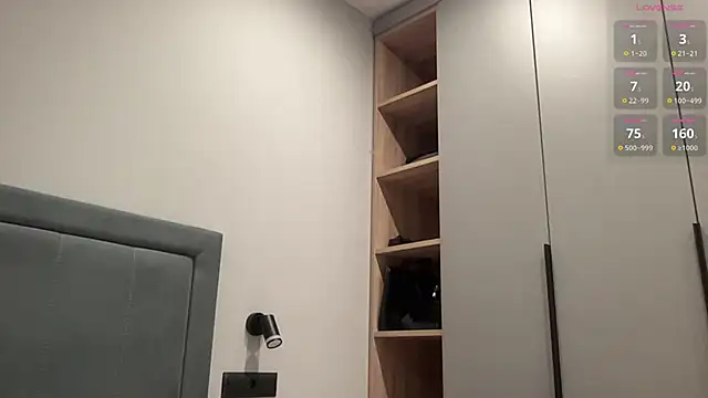 cute mark online show from October 24, 2025, 3:19 pm