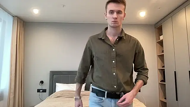 cute mark online show from November 8, 2025, 12:16 pm