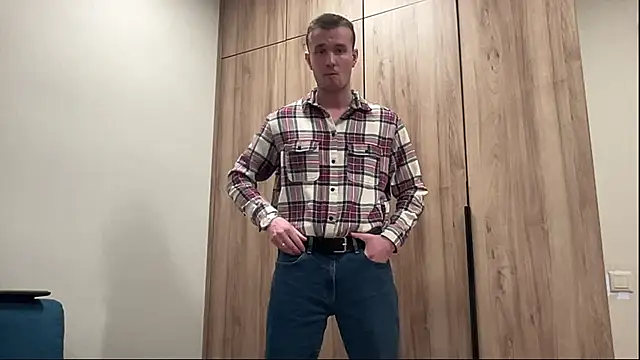 Snapshot of cute_mark chatting on March 17, 2026, 6:44 pm cute mark online show from March 17, 2026, 6:44 pm