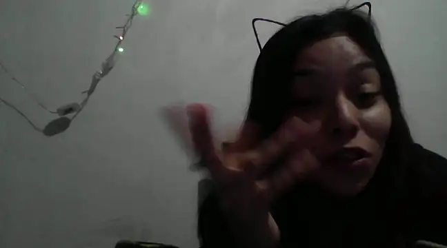 Snapshot of adry_moon666 chatting on December 13, 2024, 5:05 am adry moon666 online show from December 13, 2024, 5:05 am